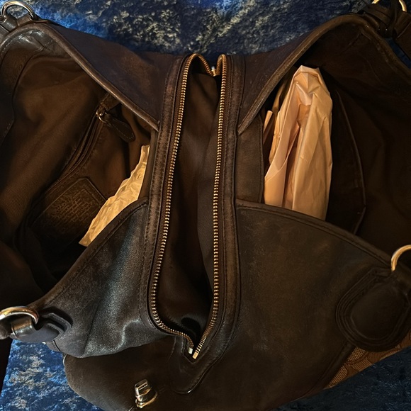 Coach Edie Signature Canvas Hobo Shoulder Bag - Picture 3 of 15